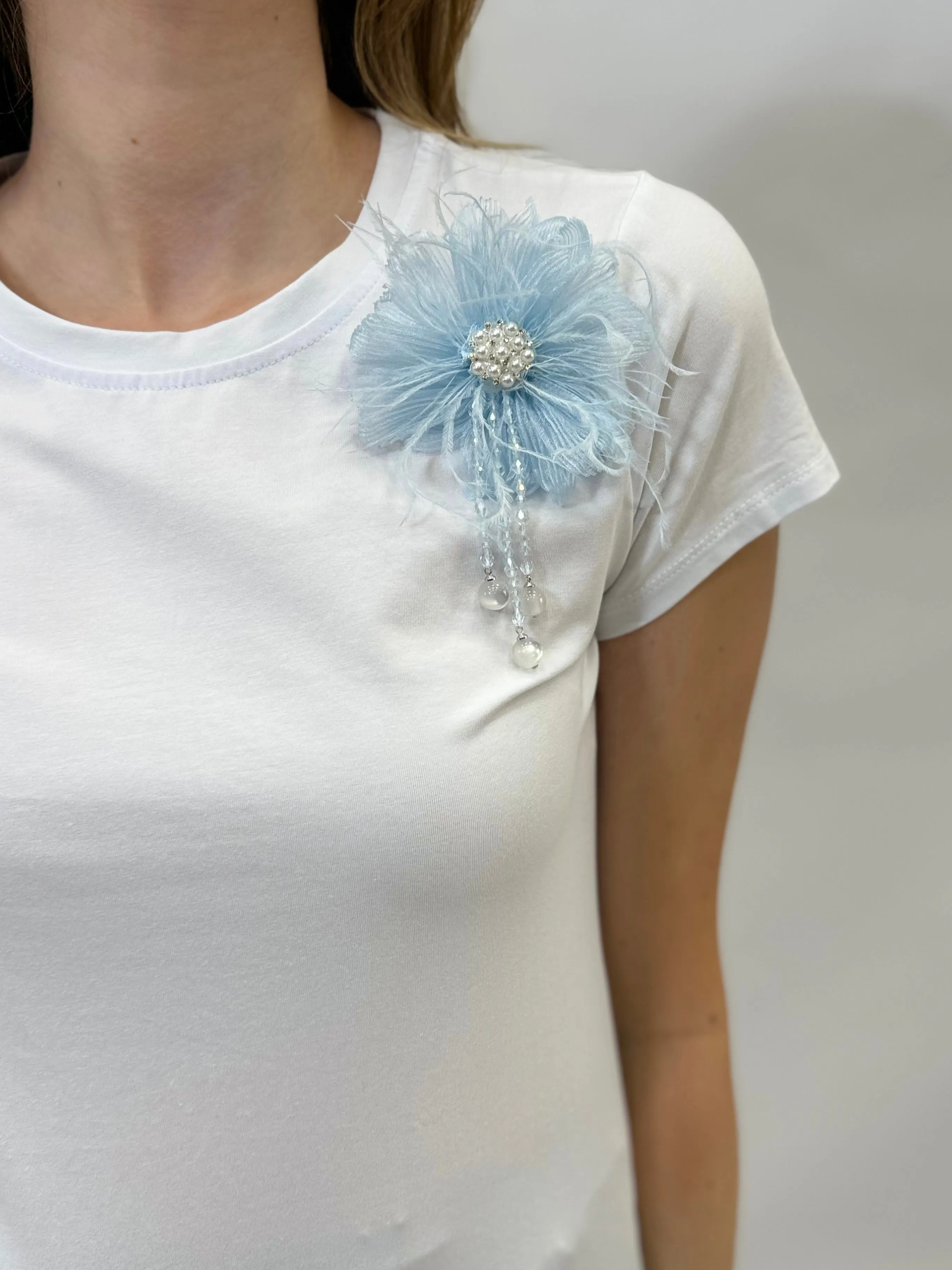 Cotton T-shirt with tulle flower - Shop now.