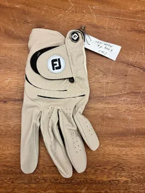 Ed Roth's Episode 303 Golf Glove from Royal Pains