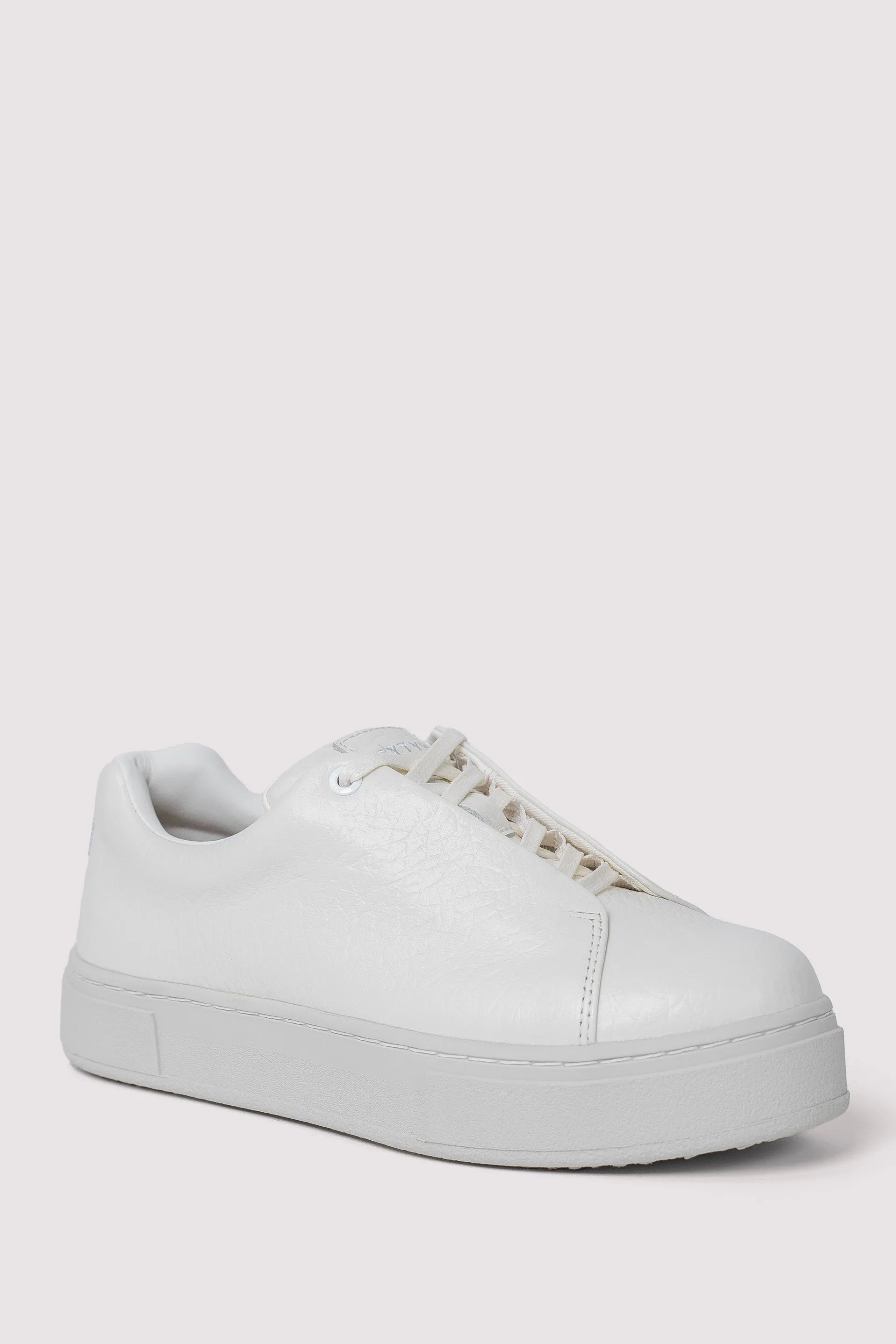 Eytys Tumbled White Low Top Sneaker - Doja