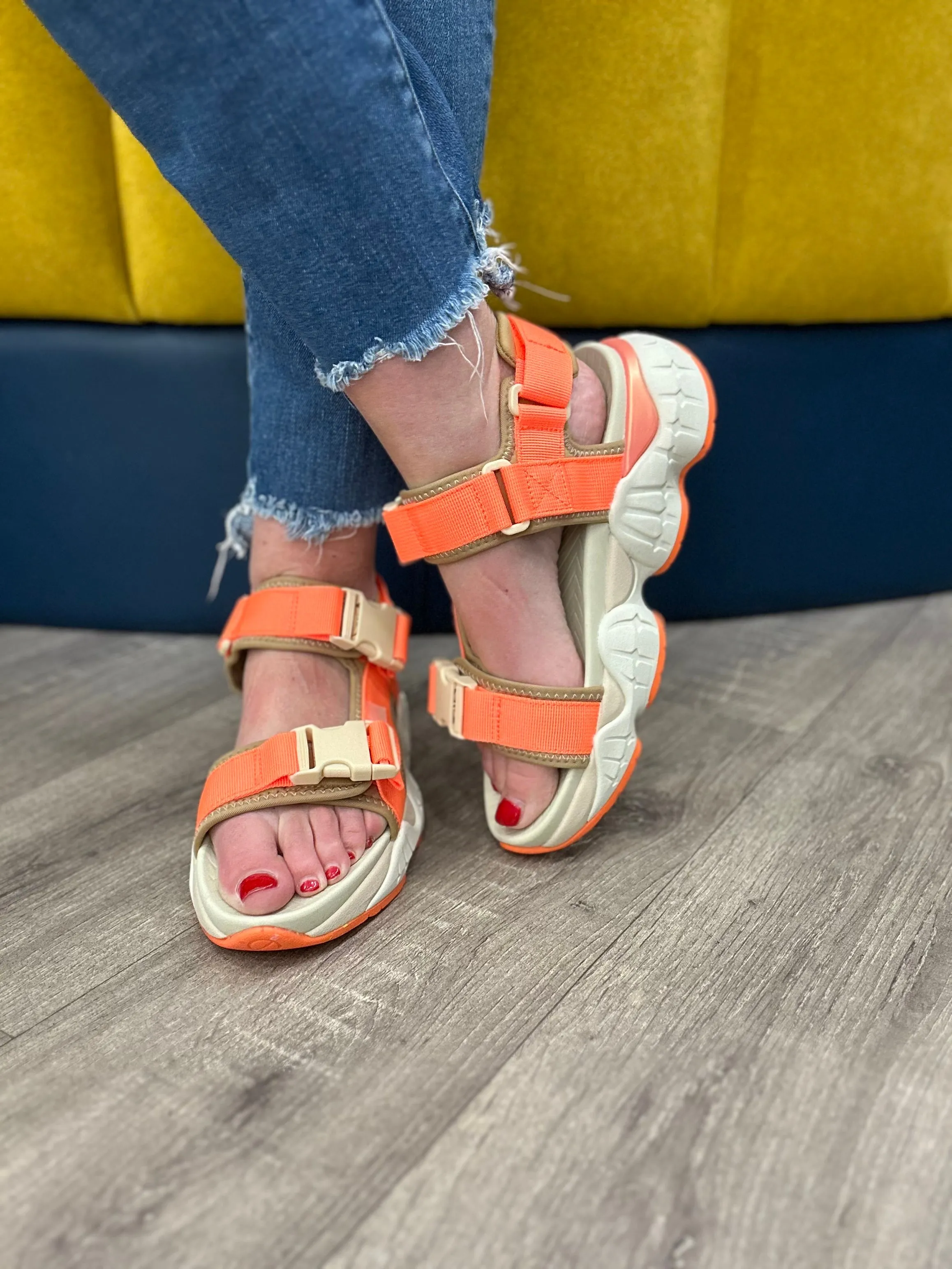 Krazee Fluo Orange Sandal