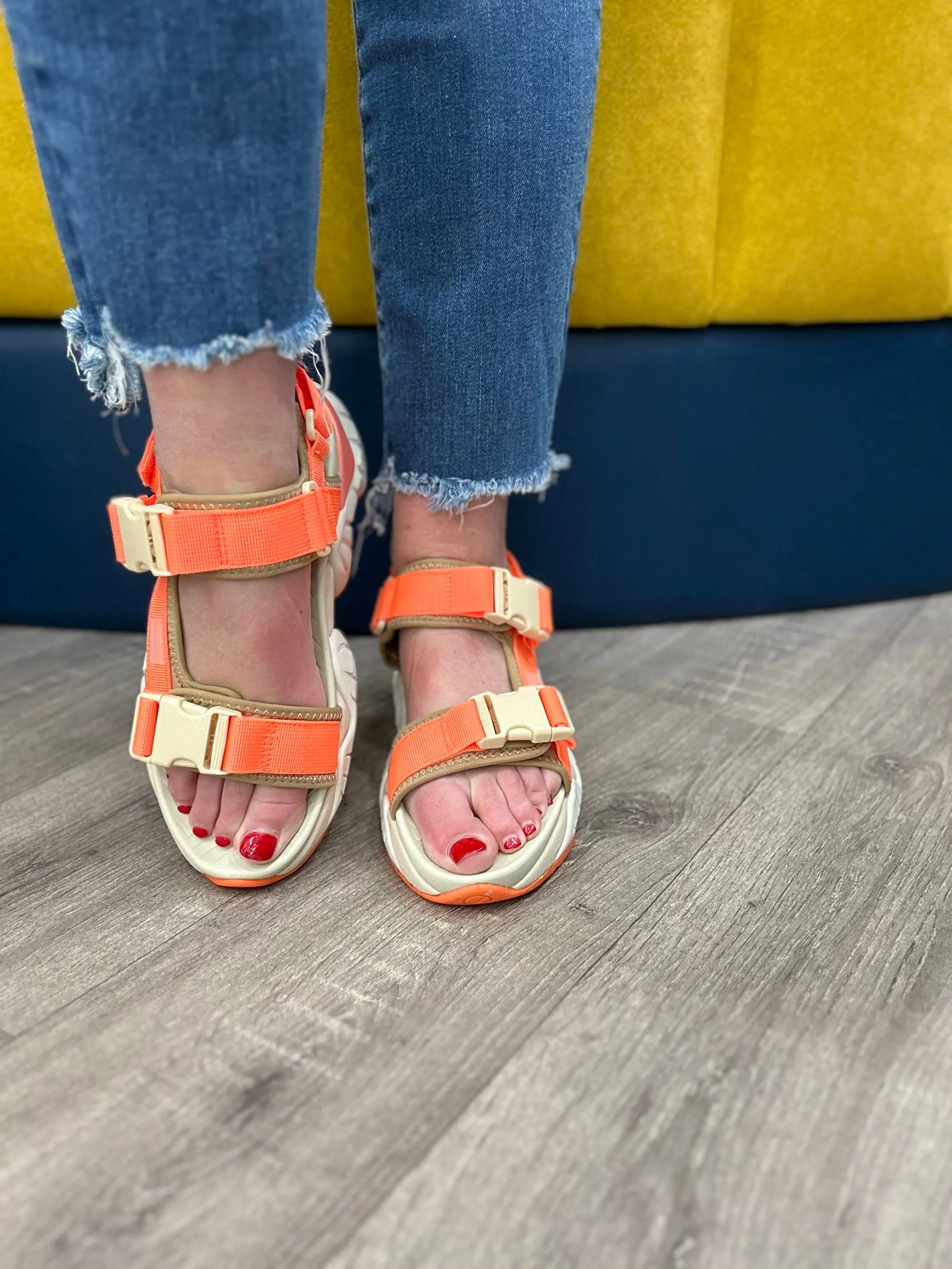 Krazee Fluo Orange Sandal