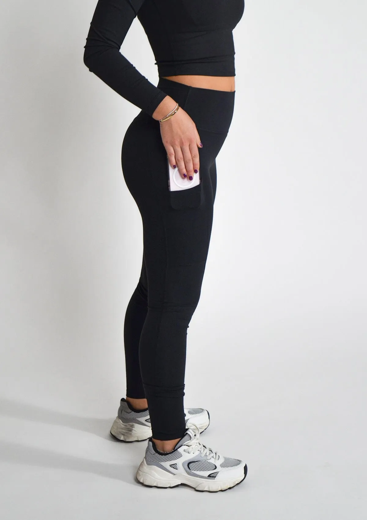 Leggings with Pockets in Black