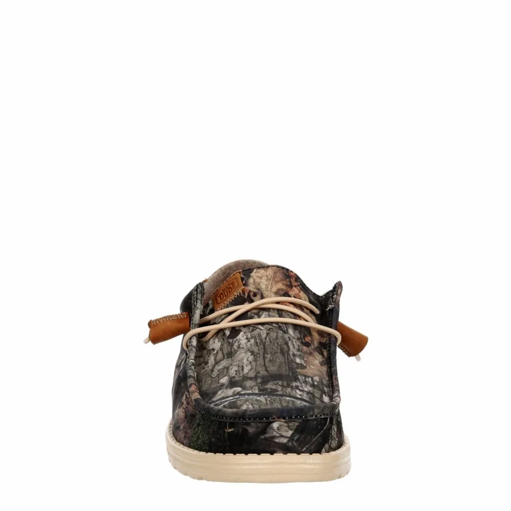 Men's Slip On Sneaker in Mossy Oak Design